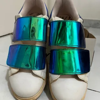 کتونی سفیدچسبدارهولوگرامی