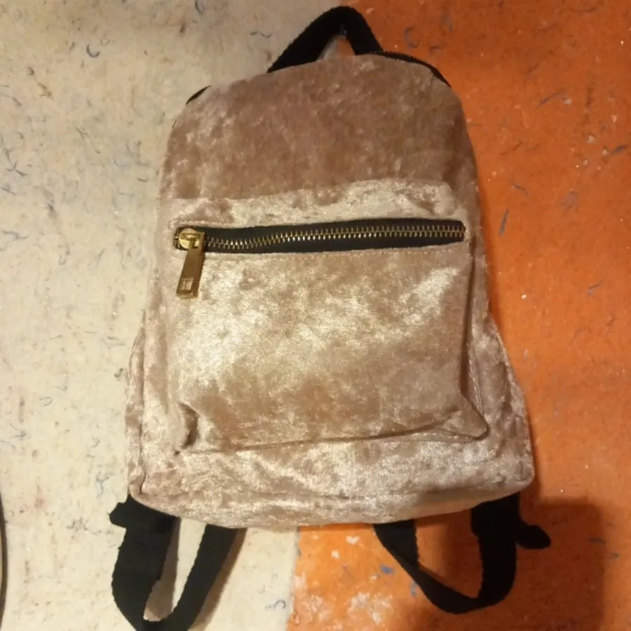 کوله پشتی مخمل