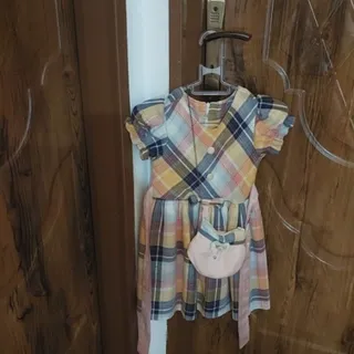 پیرهن دخترانه