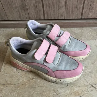 کتونی طوسی صورتی