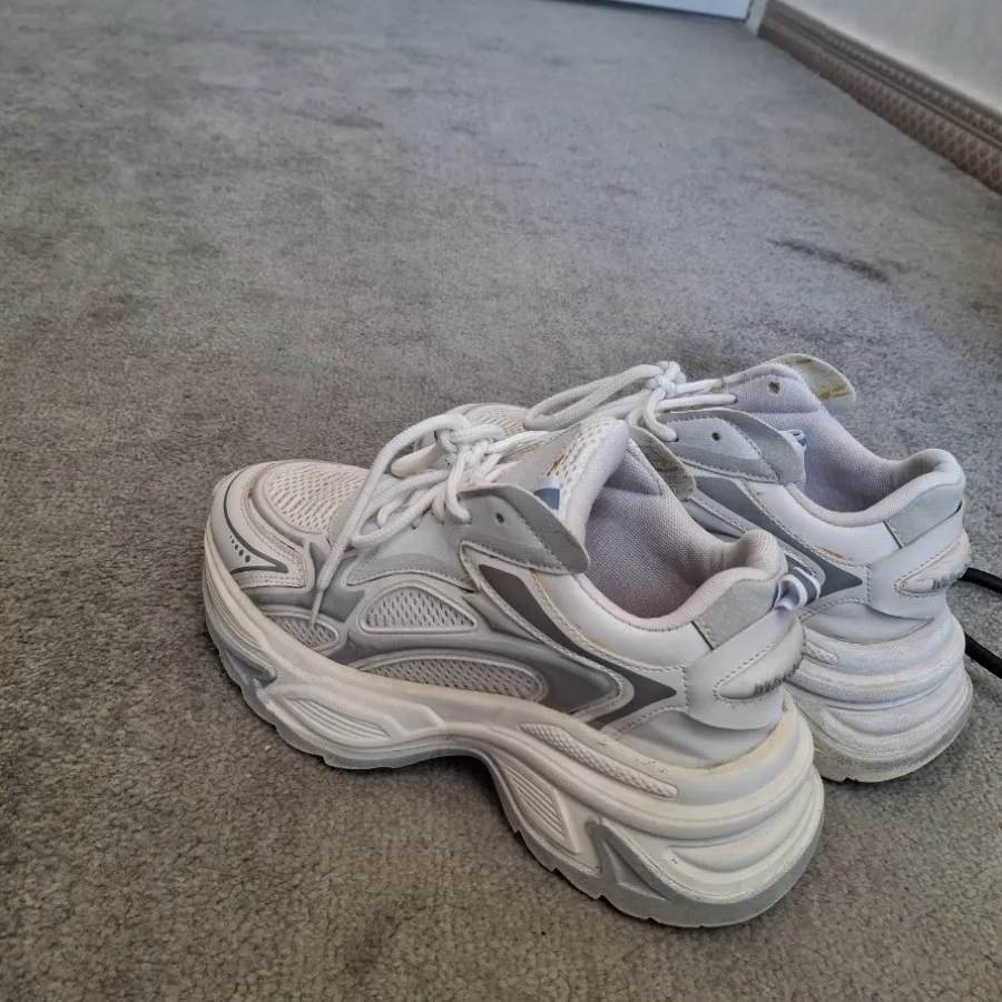 کتونی سفید خارجی