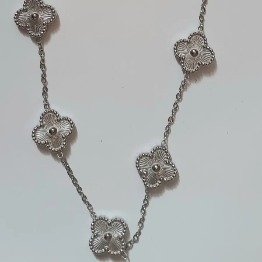 گردنبند ونکلیف