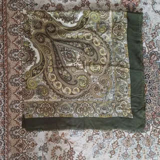 روسری بزرگ گرم