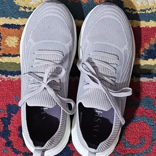 کفش ورزشی برند اویشو