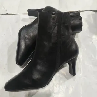 بوت زنانه اورجینال