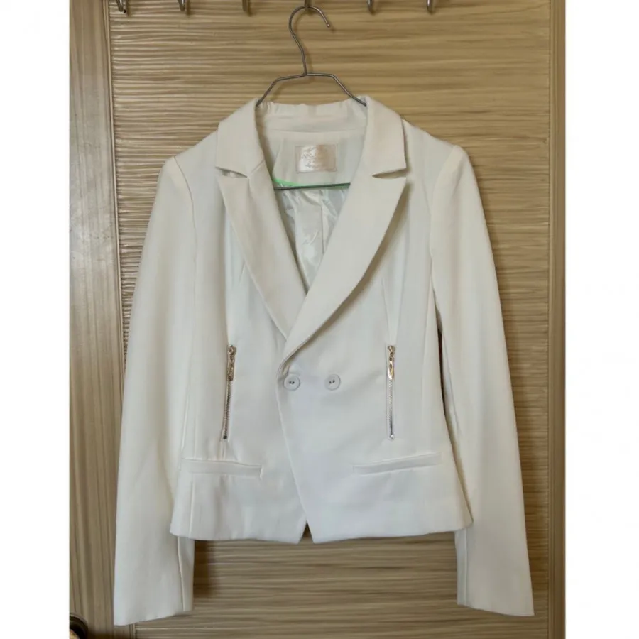 کت سفید مجلسی