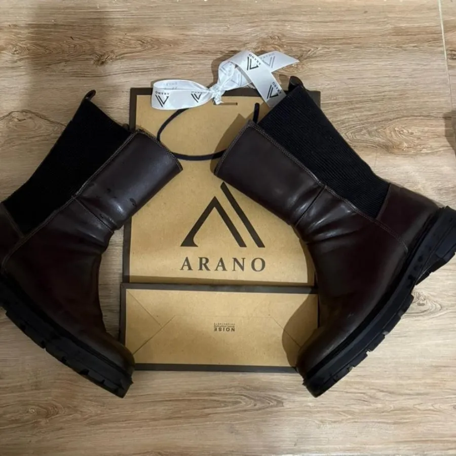 نیم بوت قهوه ای شکلاتی