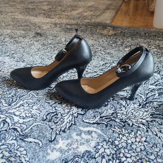 کفش پاشنه بلند