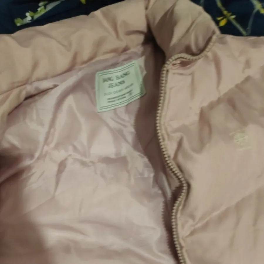 پالتو داخلش با پر هست