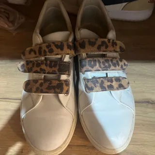 کتونی زنانه سفید پلنگی