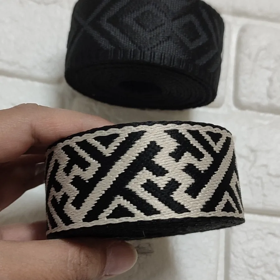 بند برزنتی طرحدار