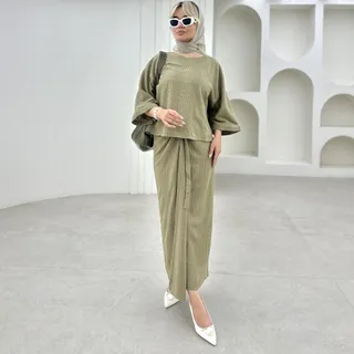 ست کت ودامن شیری روشن