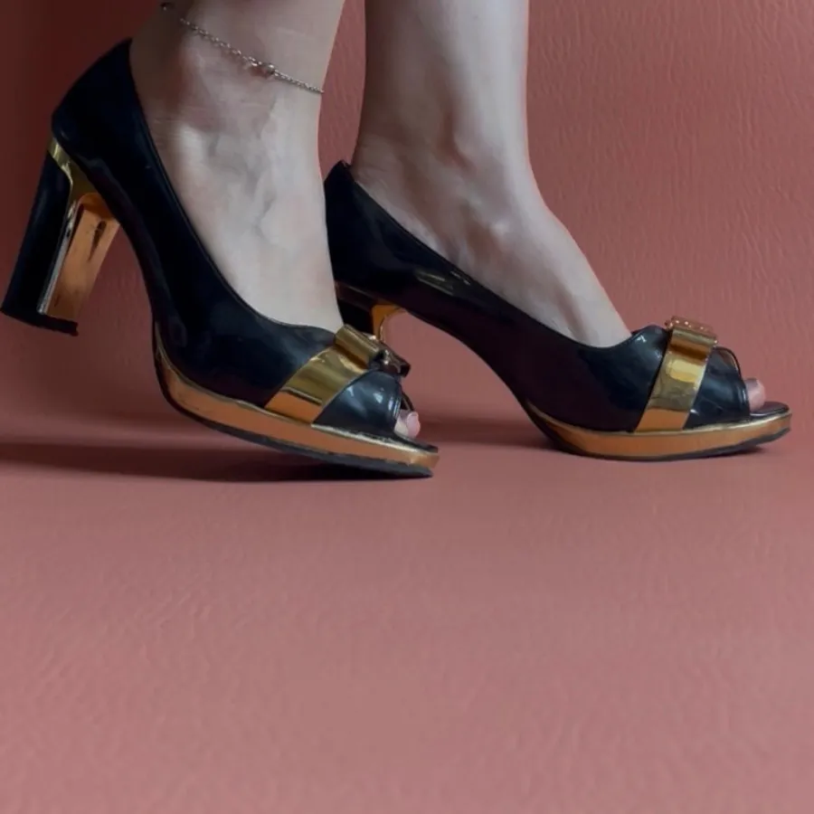 کفش مجلسی ورنی