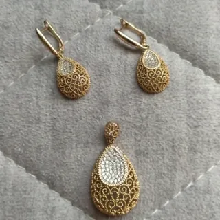 گوشواره وگردنبند