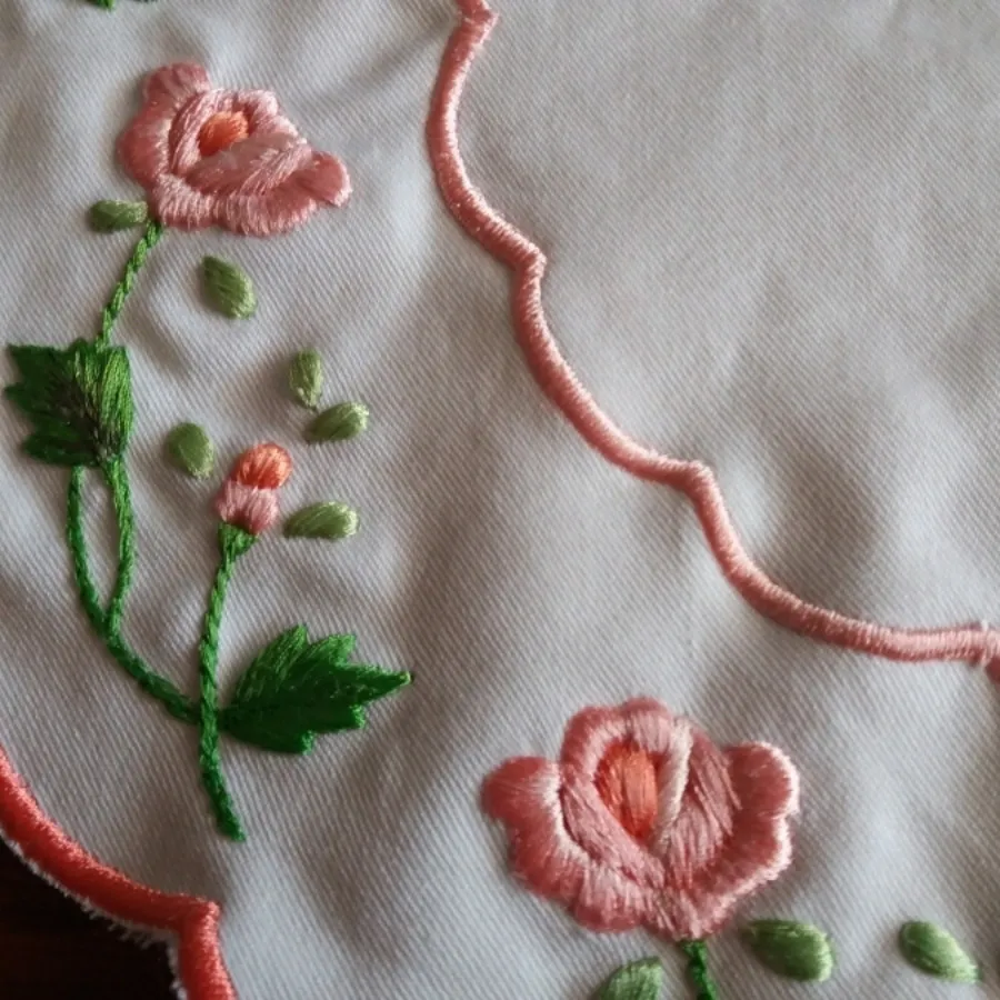 پارچه گلدوزی تزیینی