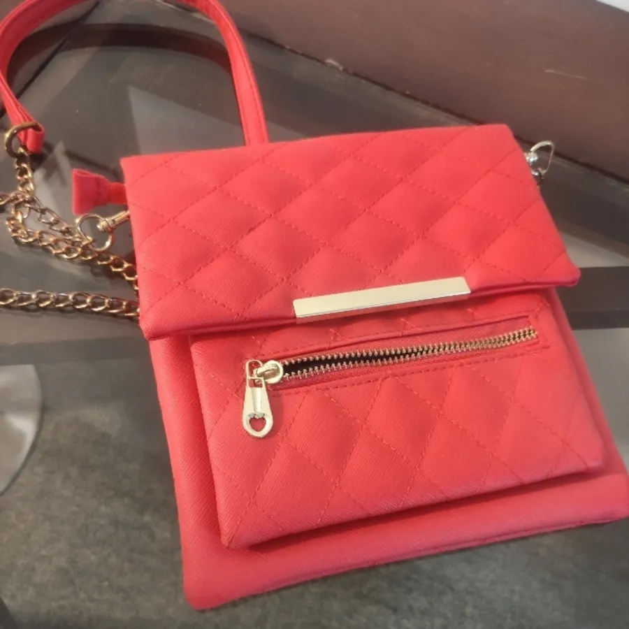 کیف زنونه قرمز
