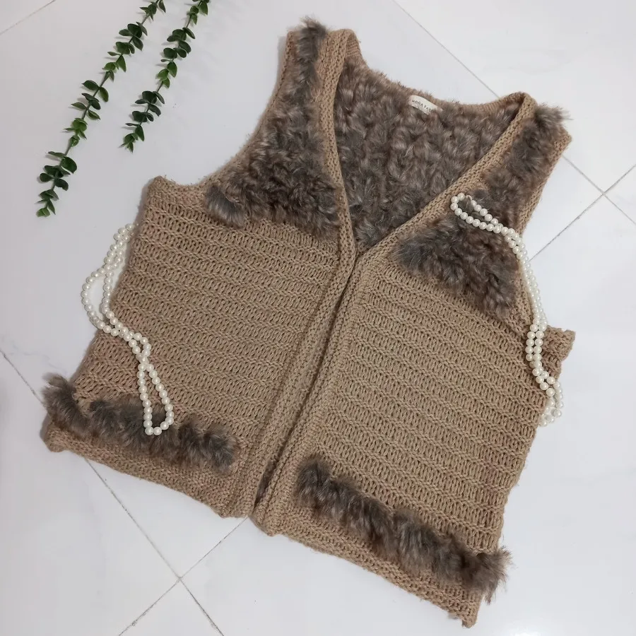 جلیقه یا وست بافت خزدار