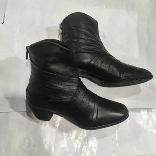 بوت زنانه اورجینال