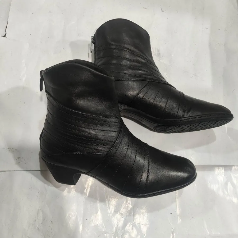 بوت زنانه اورجینال