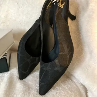 کفش پاشنه کوتاه زنانه