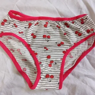 لباس زیرزنانه