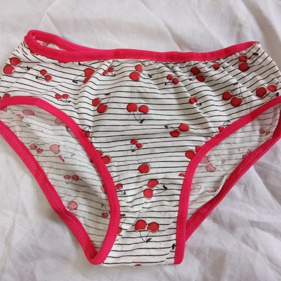 لباس زیرزنانه