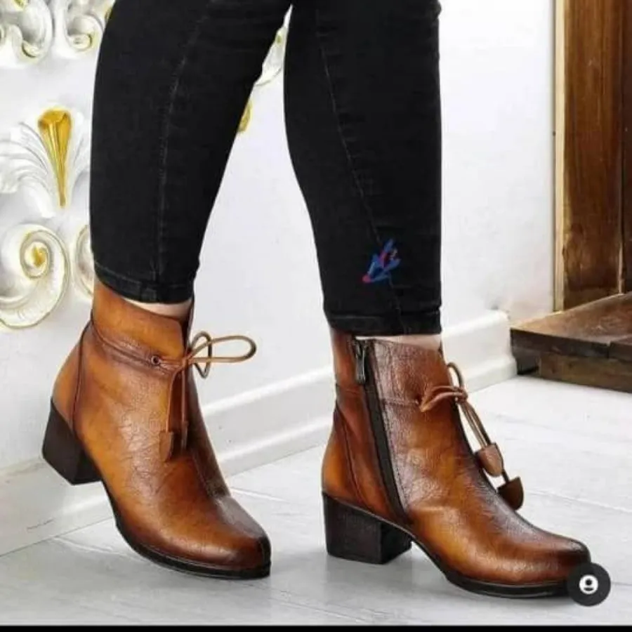 نیم بوت منگوله ای