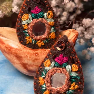 گوشواره دست دوز