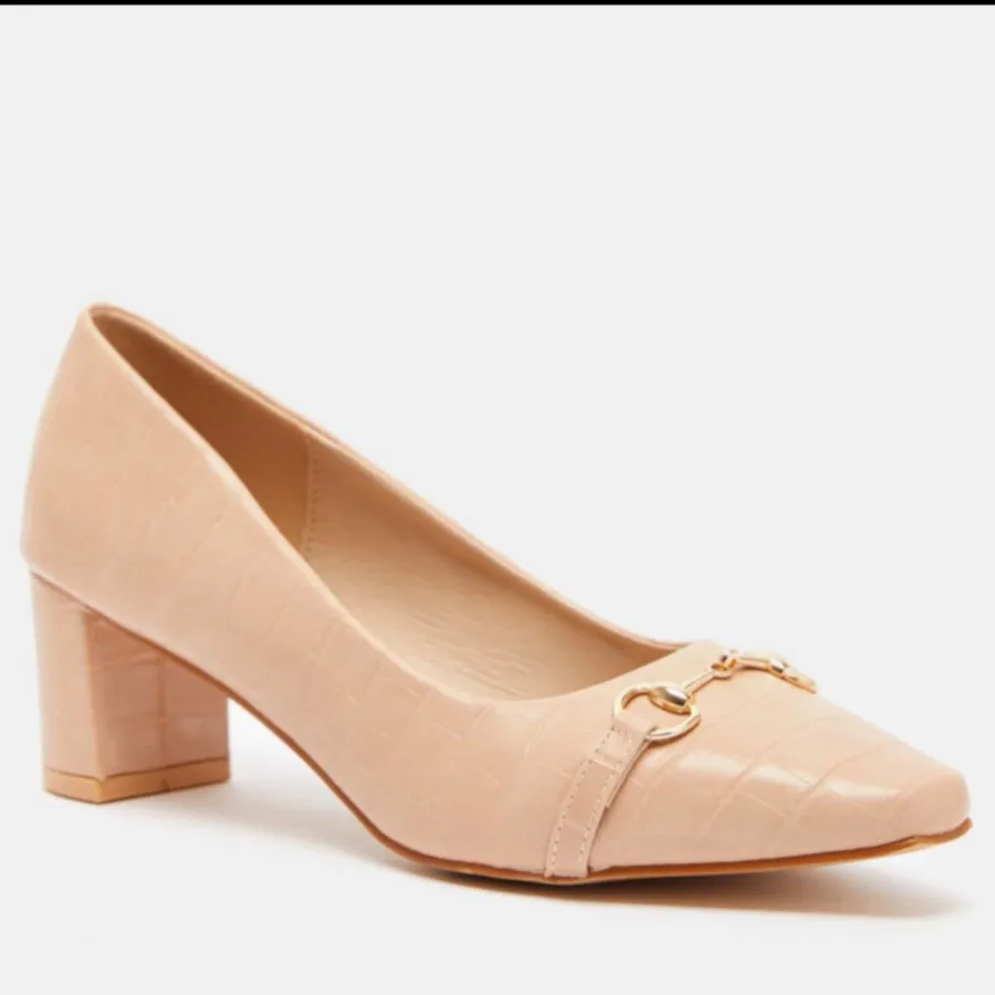 کفش پاشنه بلند