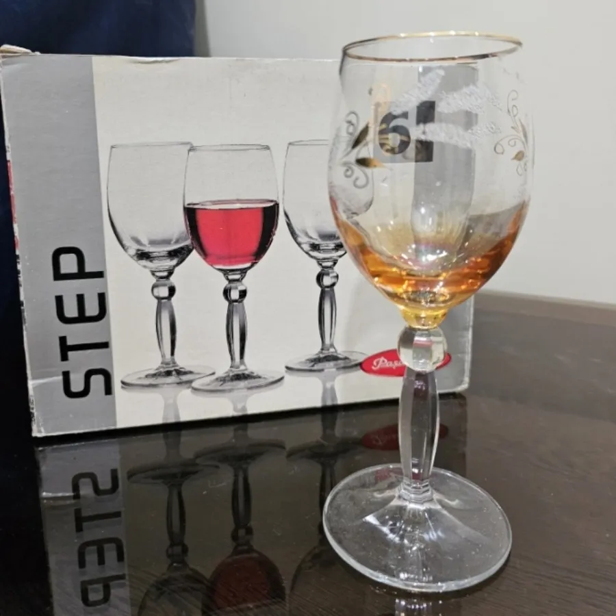 گیلاس عسلی پاشاباغچه