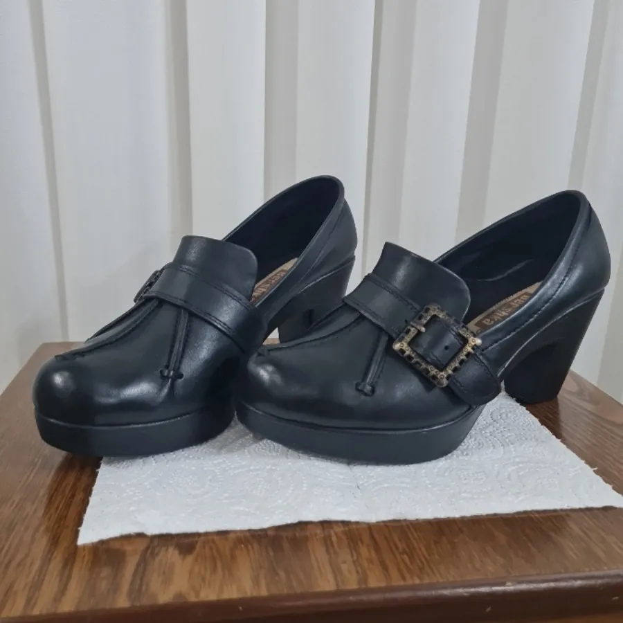 کفش چرم زنانه