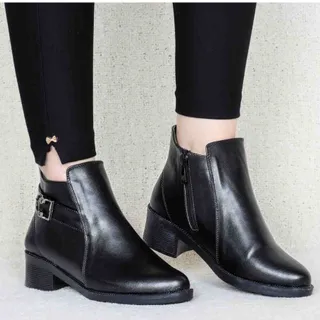 کفش نیم بوت