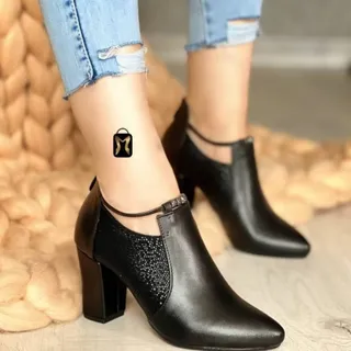 کفش پاشنه دار