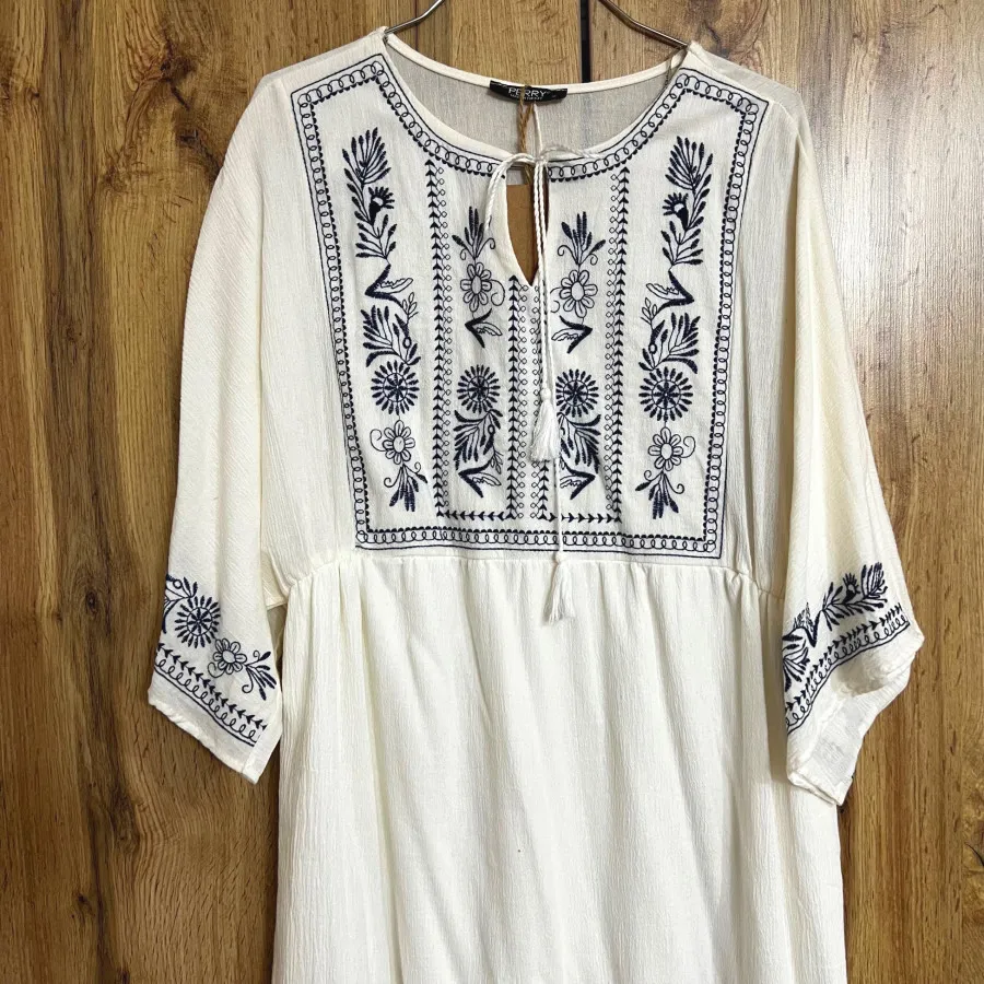 پیراهن گلدوزی برجسته