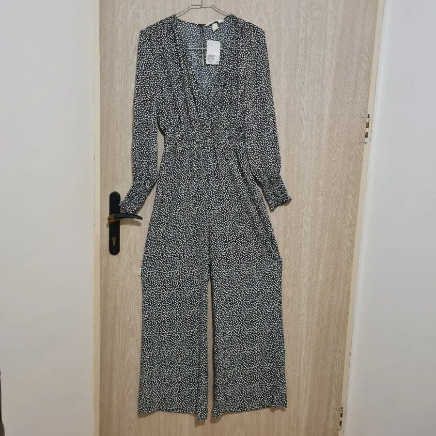 اوورال برند H&M
تگدار