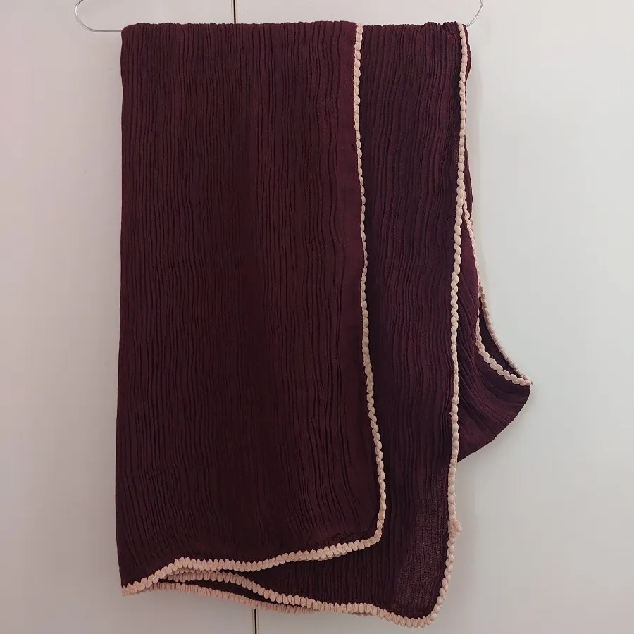 شال پلیسه زرشکی پاییزه