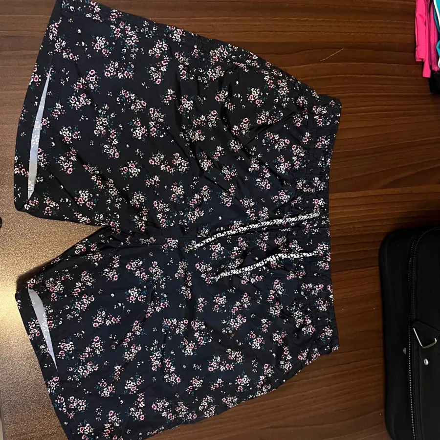 شلوارک گل گلی