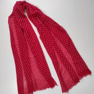 شال قرمز طرح دار