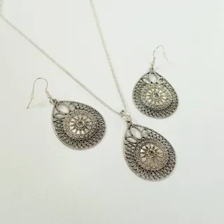 نیم ست گردنبند گوشواره