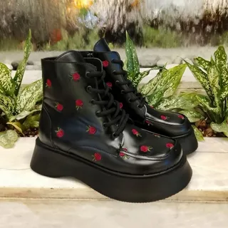 نیم بوت گل رز