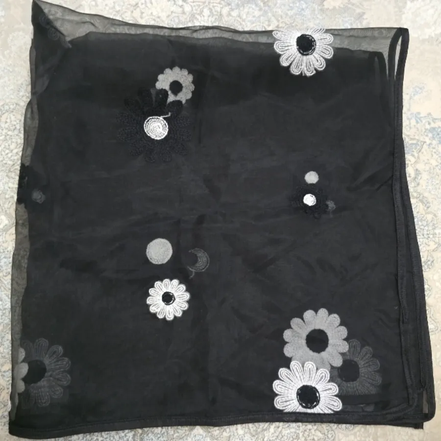 روسری کوتاه