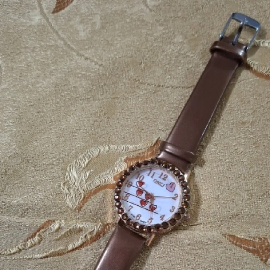 ساعت دخترانه