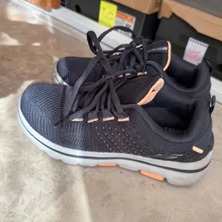 کتونی اسکیچرز