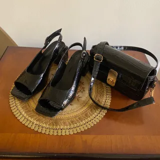 کفش مشکی ورنی