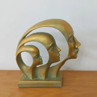 مجسمه چهره کودکی تا پیری