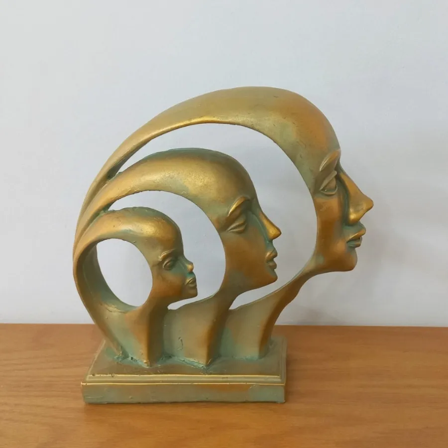 مجسمه چهره کودکی تا پیری