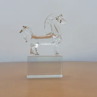 مجسمه اسب کریستال