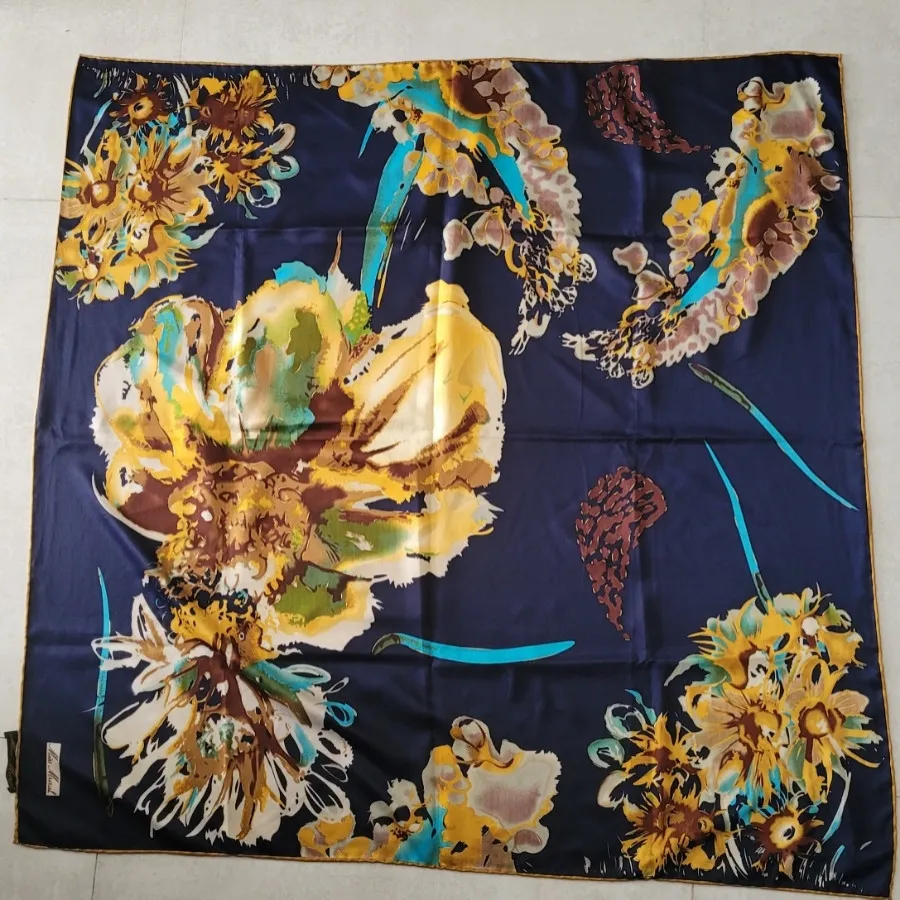 روسری دور دوخت