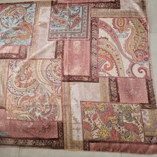 روسری نخی دور دوخت