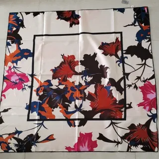 روسری ساتن دور دوخت